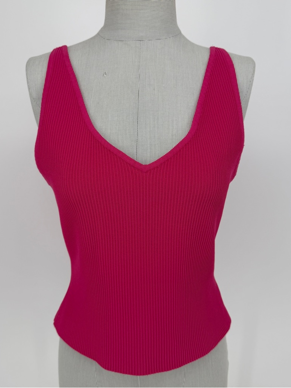 Babaton Magenta Sculpt Ribbed Knit Tank XL Y2K Minimalist Aritzia Eros Pink - Picture 9 of 10